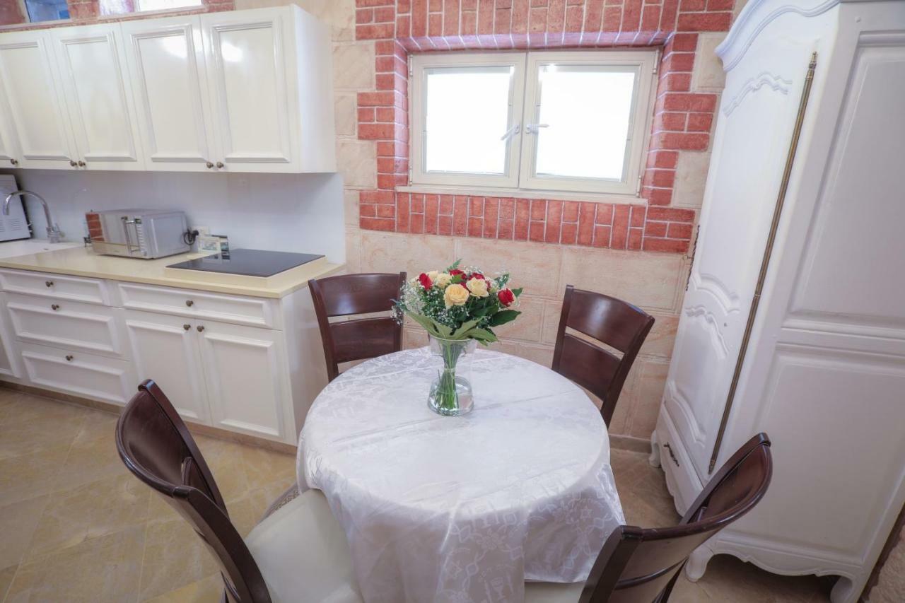 Western Wall Luxury House เยรูซาเลม ภายนอก รูปภาพ